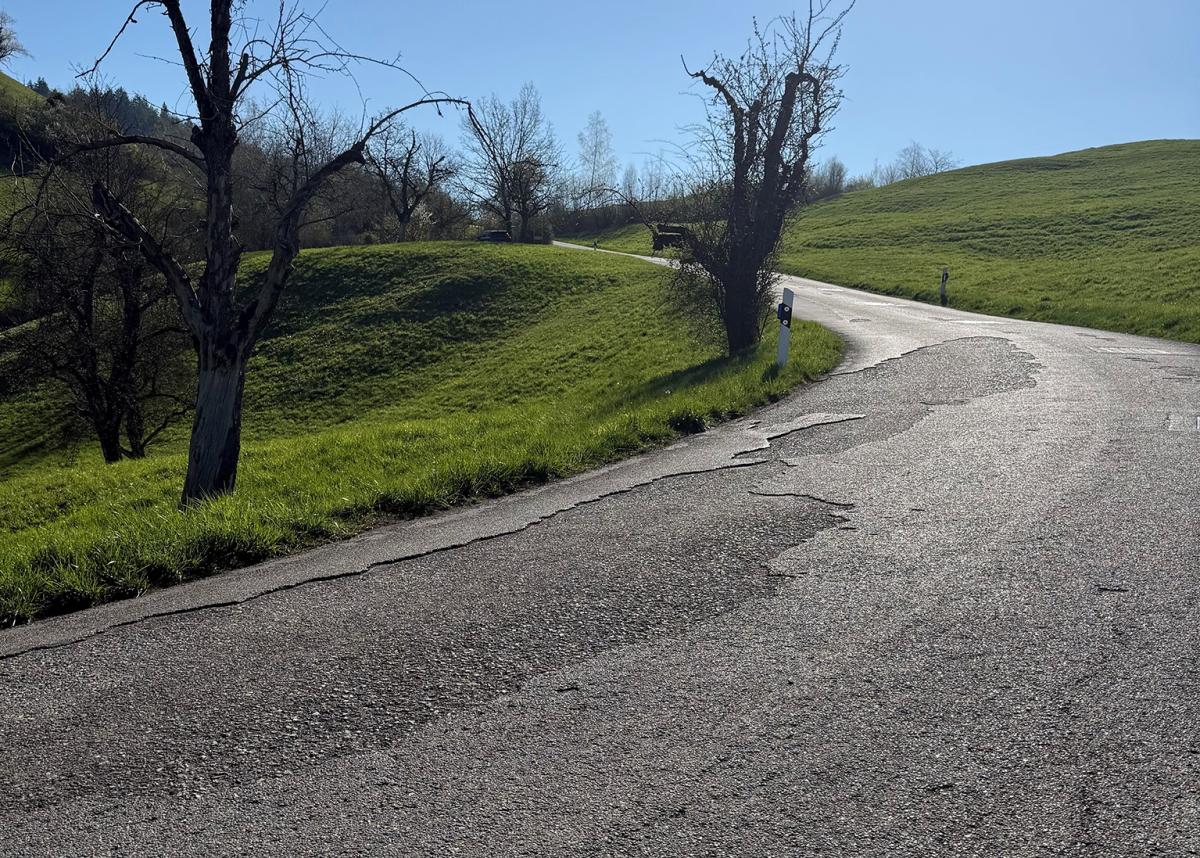 Bild Strasse Deckbelag